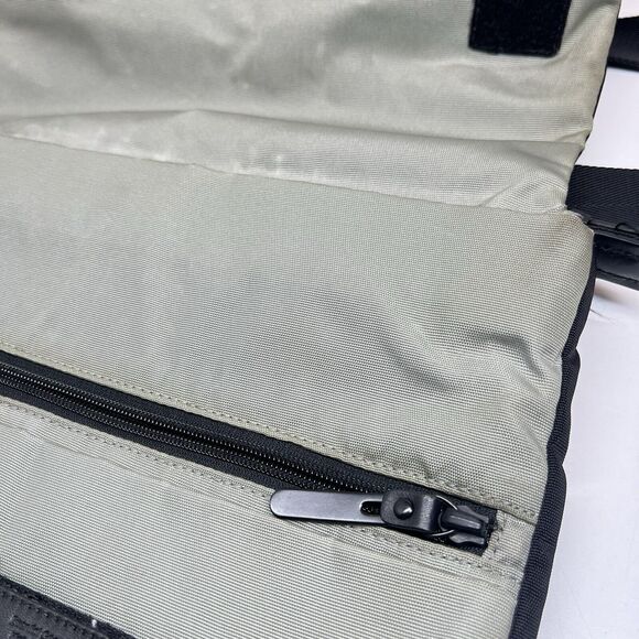 T-Tech by TUMI Black Crossbody Messenger Bag, Laptop, campus, Ballistic Nylon - Picture 9 of 16